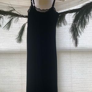 A Pea in a Pod Maternity nursing gown